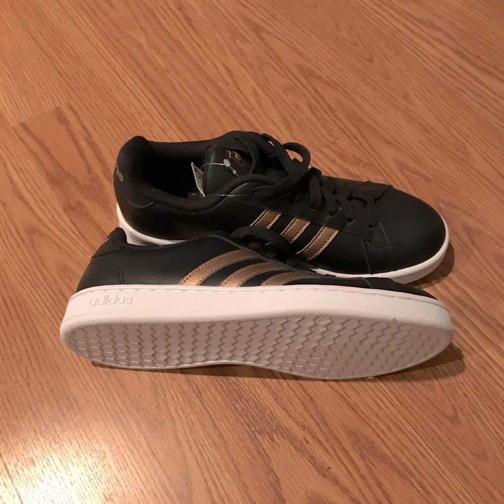 Women’s Grand Court Copper Metallic